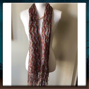 ⬇️MULTI-COLORED ZIG ZAG ACCENT SCARF WITH FRINGES